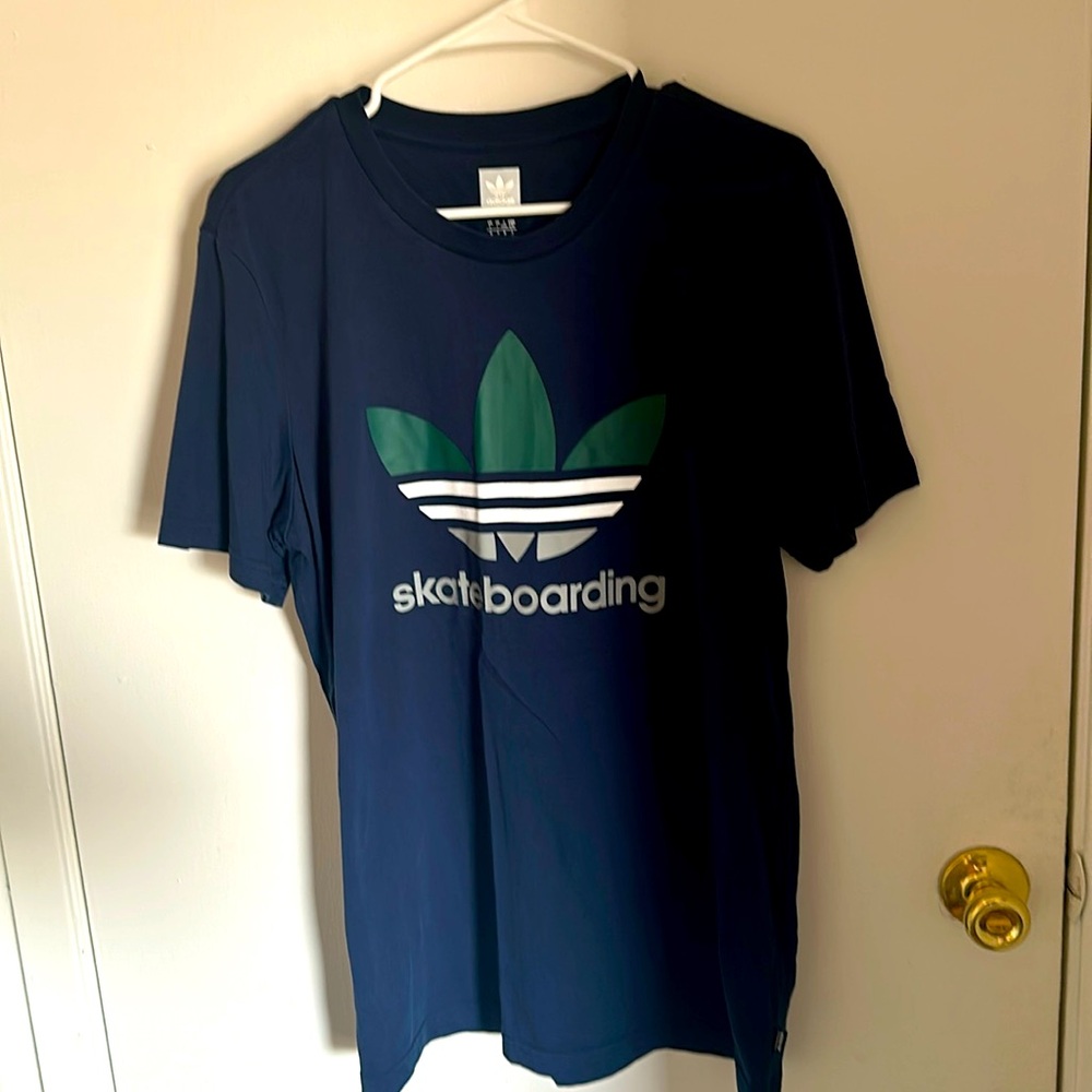 Adidas Skateboarding Logo Tshirt, Men’s Large, Navy Blue, gray, white & green